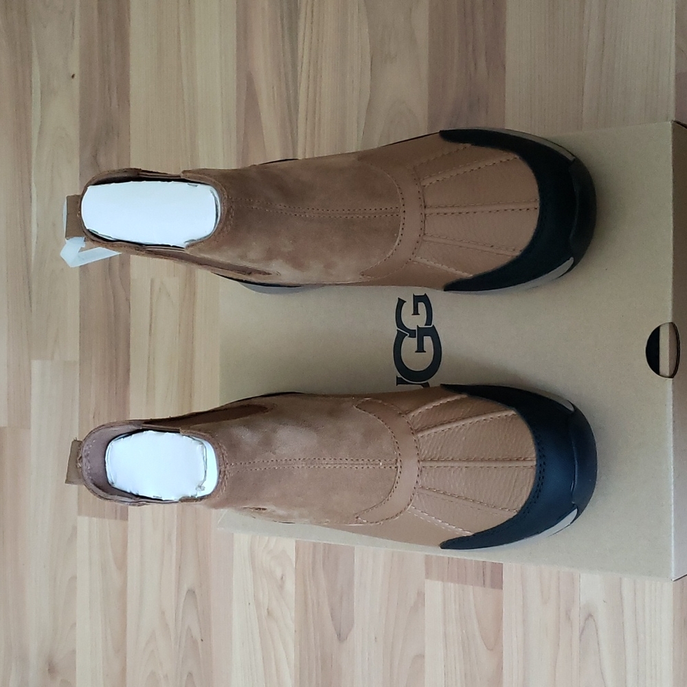 Size 8 ugg chelsea adirondack lll
